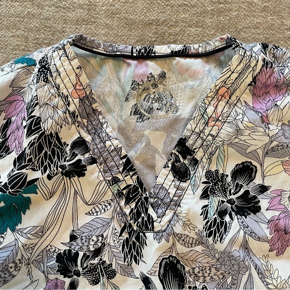 Medium scrub top - Picture 3 of 4